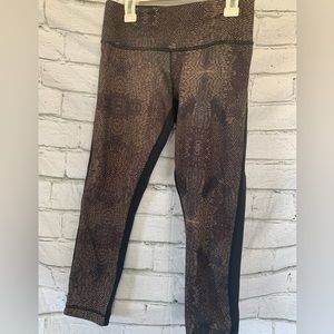 Lululemon cropped 2 color leggings- rare design